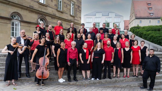 Thalia Chor zusammen mit Streichern vom Kammerorchester Schweinfurt