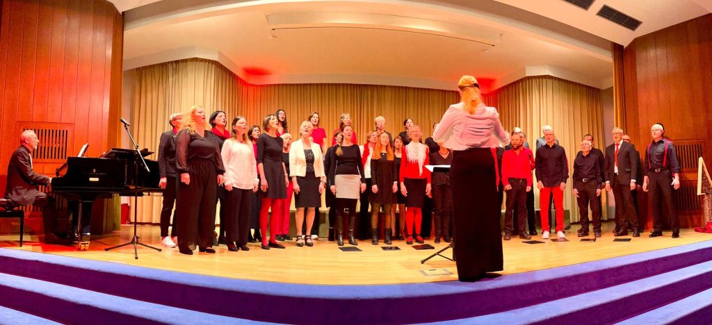 Thalia Chor Schweinfurt zusammen mit Pianist Thomas Betzer